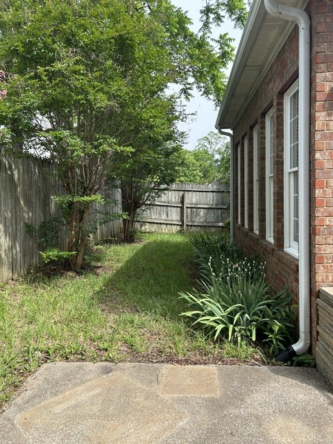 320 E Franklin St 12