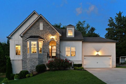 2195 Savage Creek Dr Springfield TN 37172