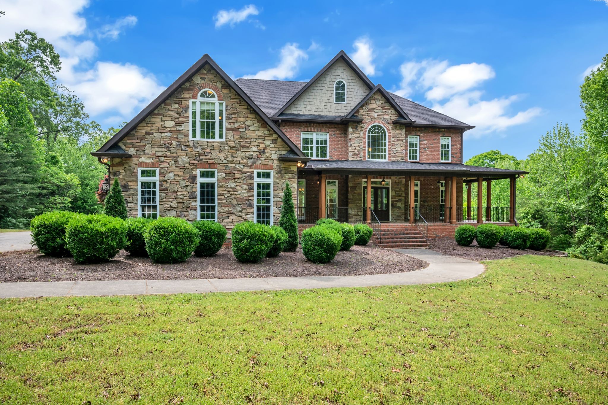 1032 Dogwood Ln