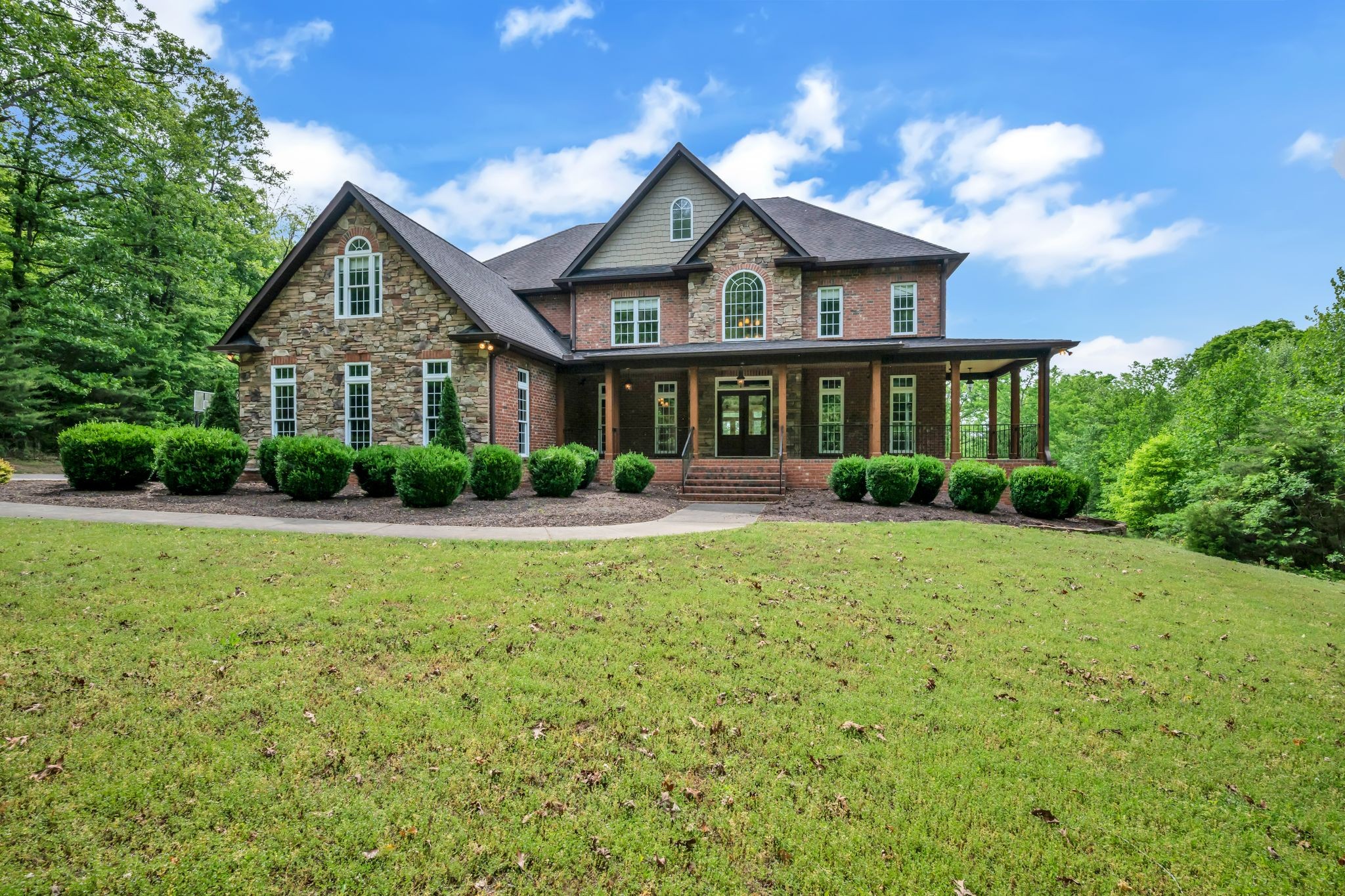 1032 Dogwood Ln