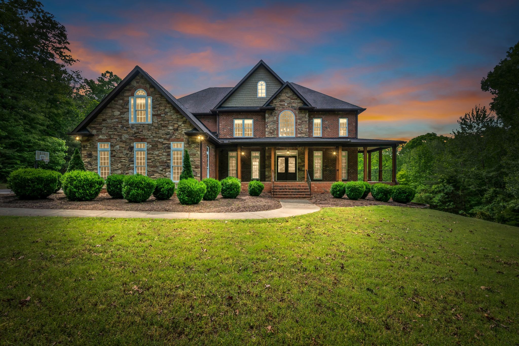 1032 Dogwood Ln