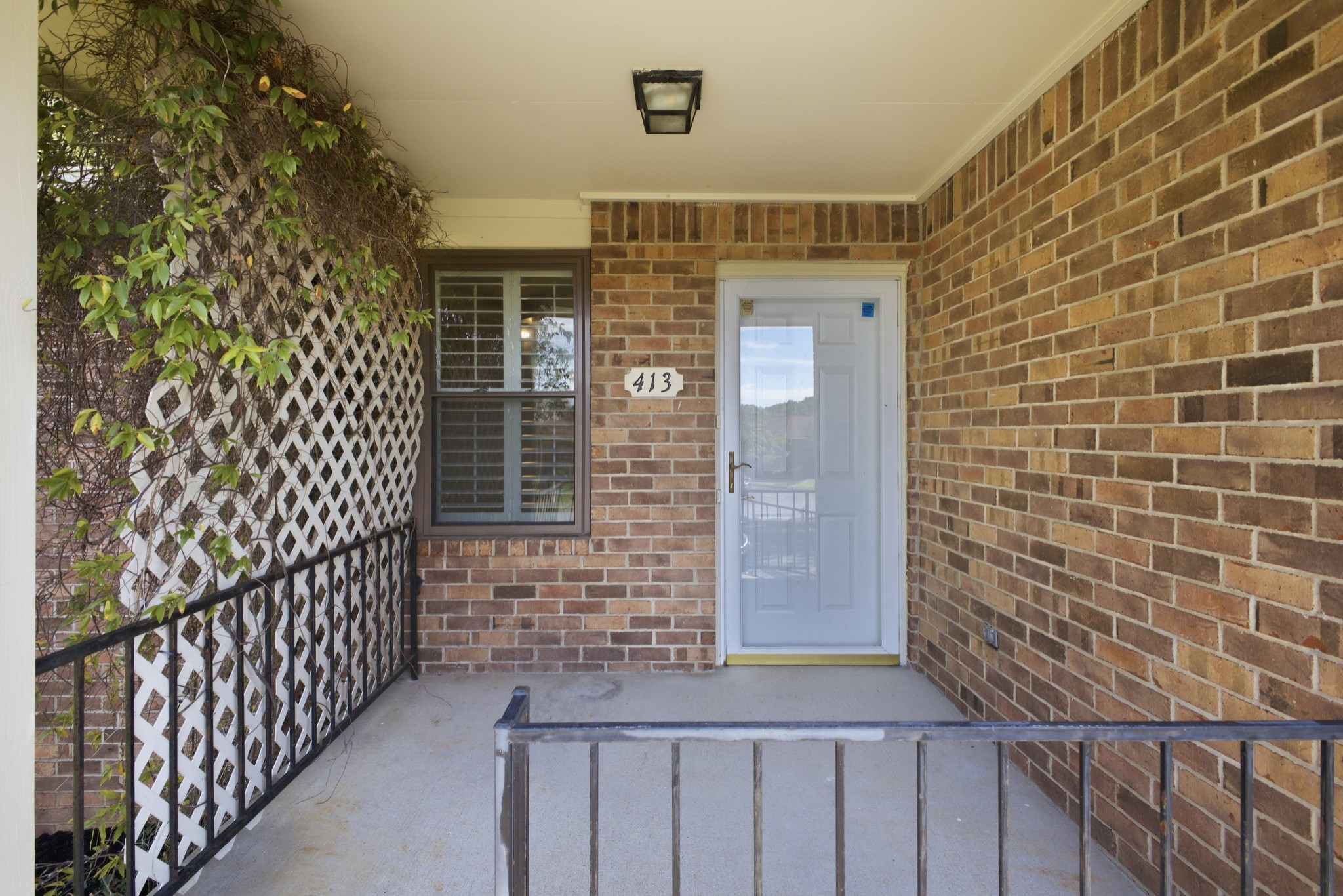 413 Deer Lake Dr