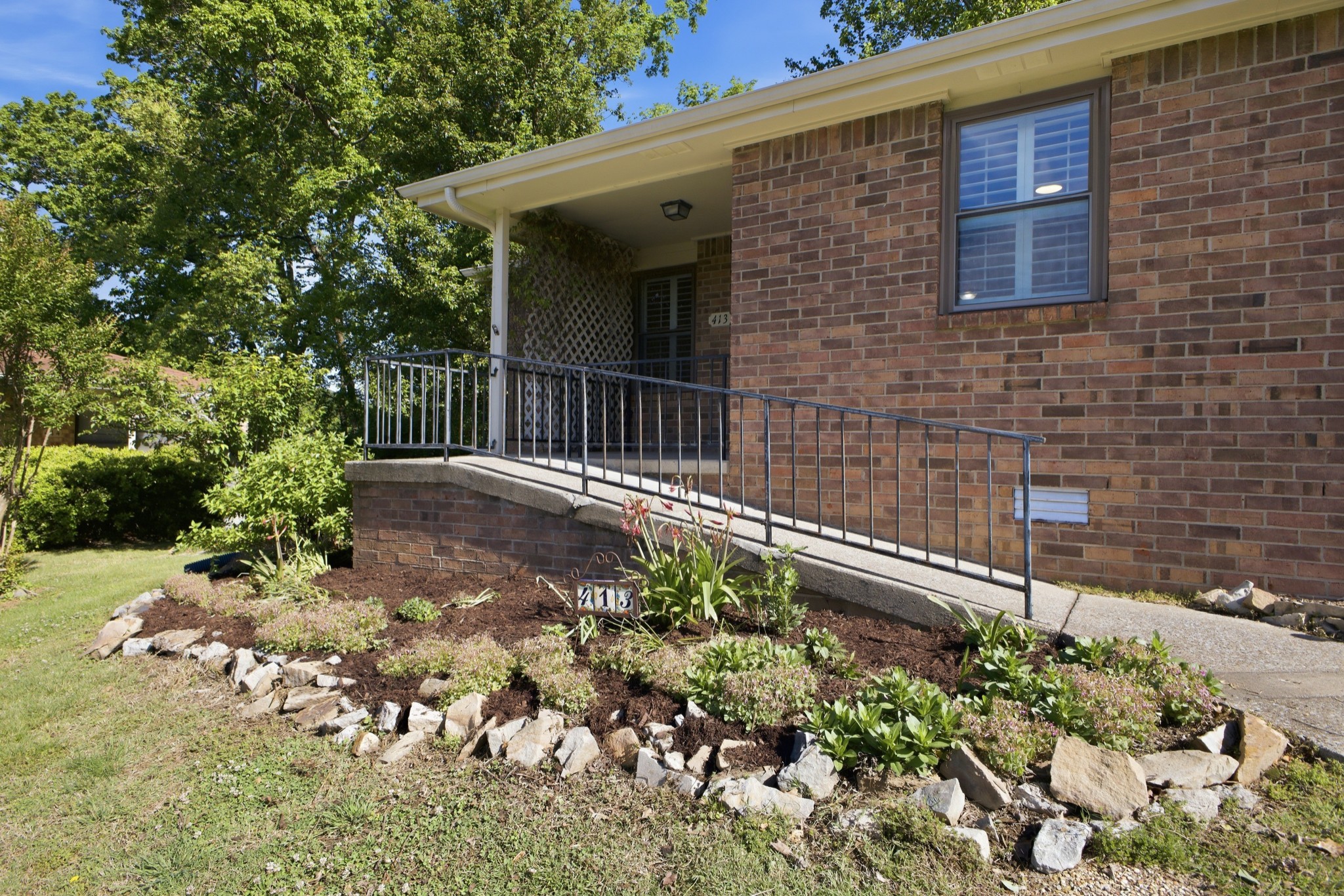 413 Deer Lake Dr