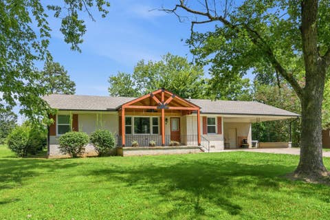 Photo of 99 Lakewood Dr, Lexington, TN 38351 (MLS # 3514286)