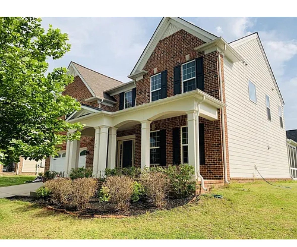 5.0-bed rental at 428 Valleyview Dr