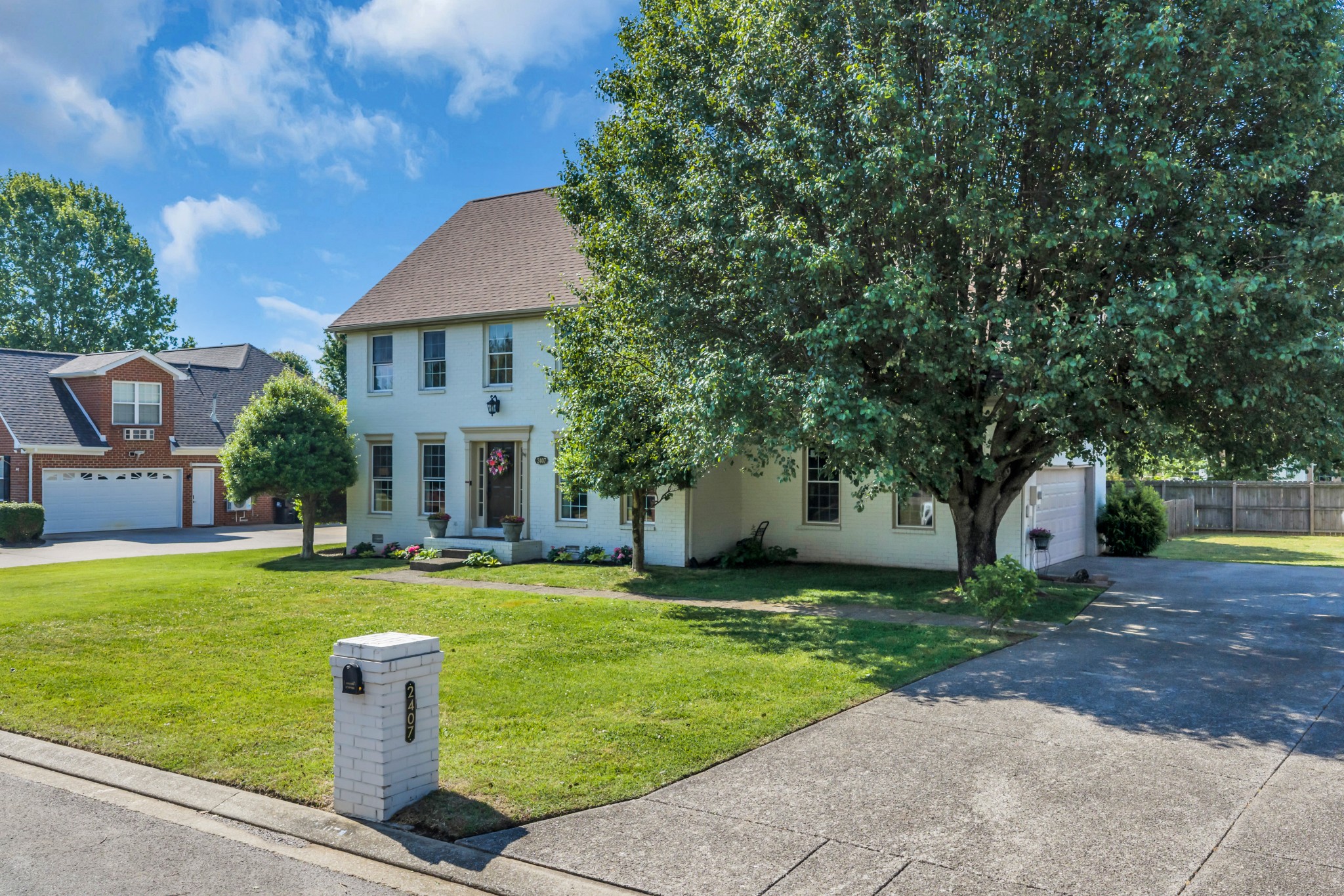 2407 Amber Glen Dr