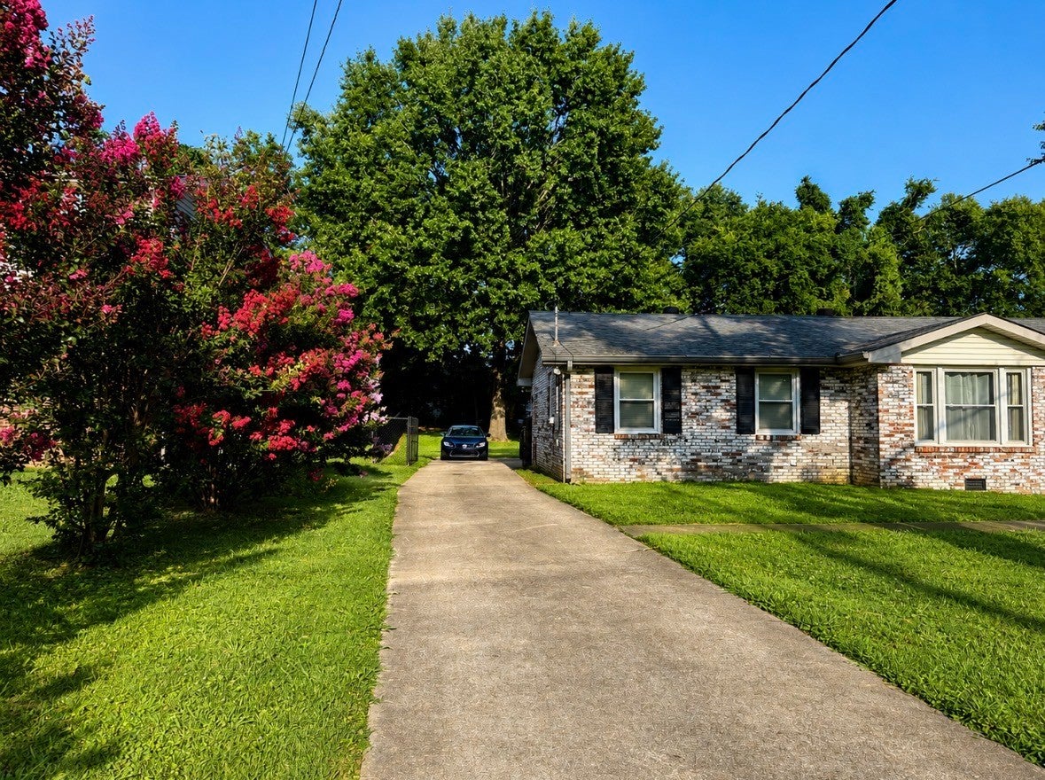 107 Gayle Dr