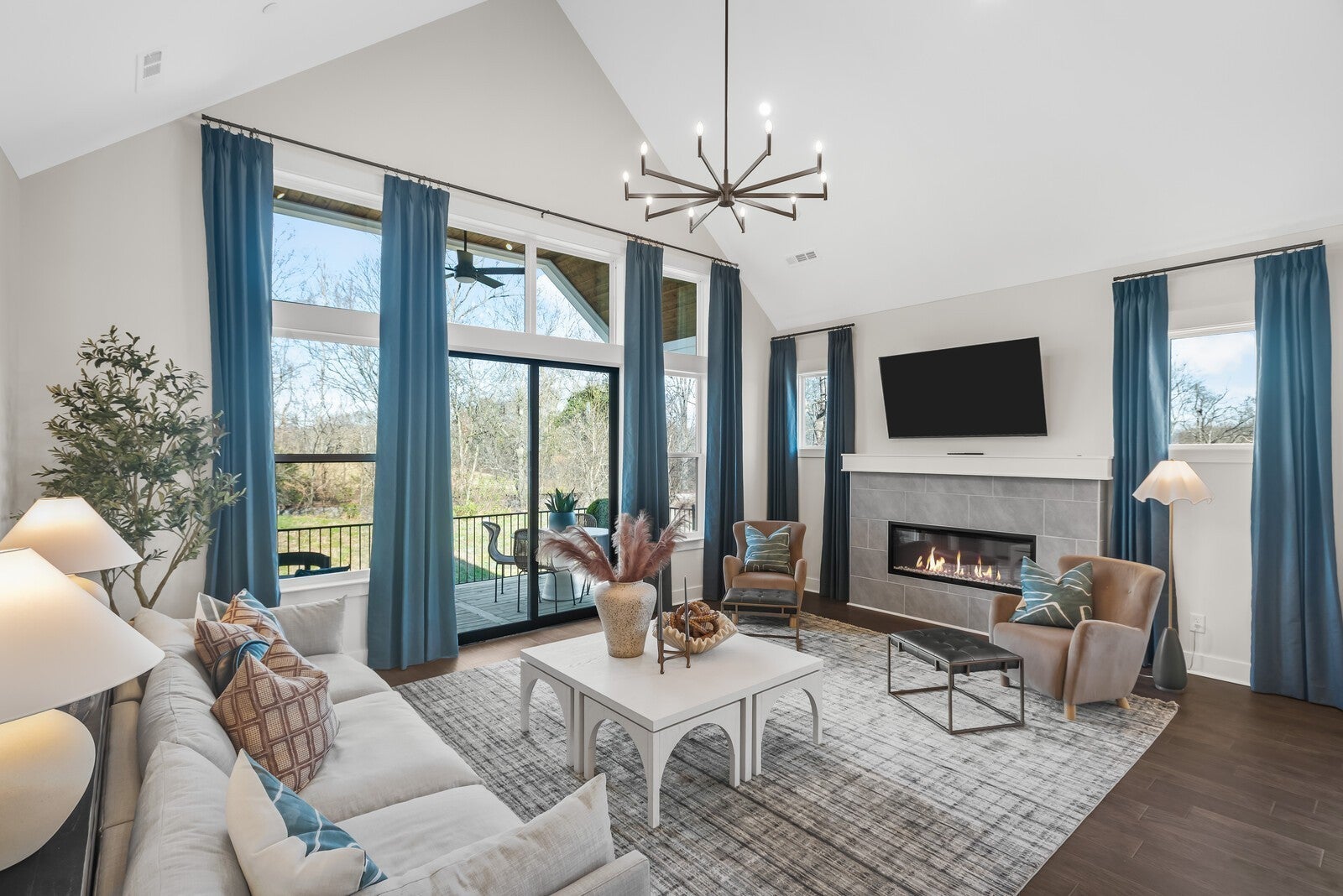 2105 Conductor Ln