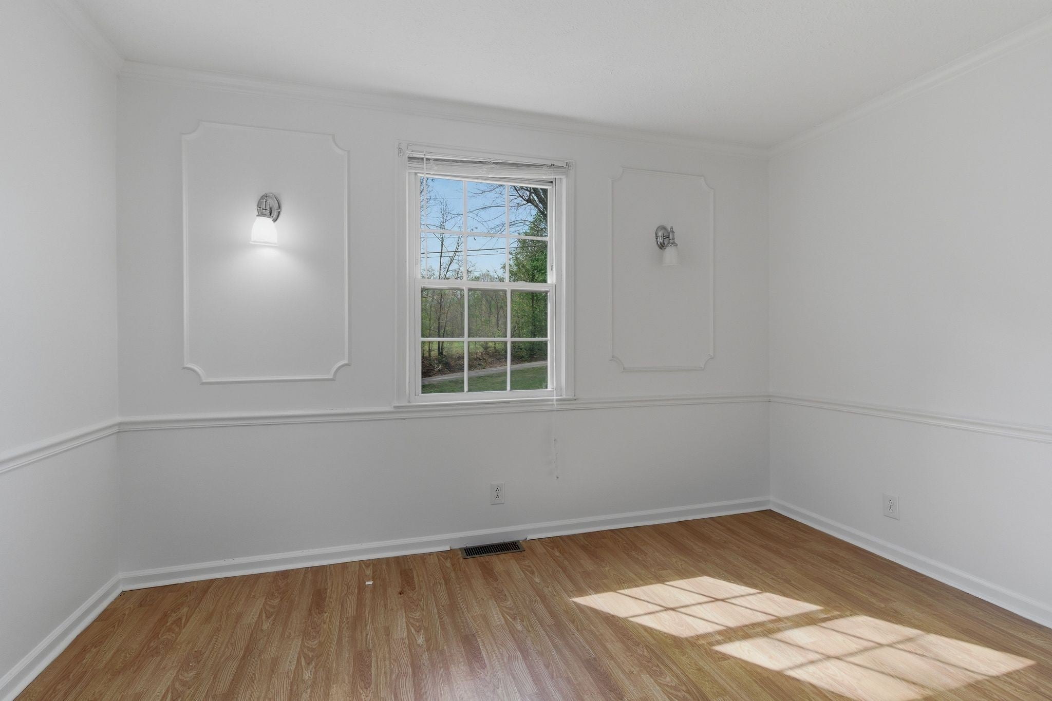 1059 Oakwood Rd