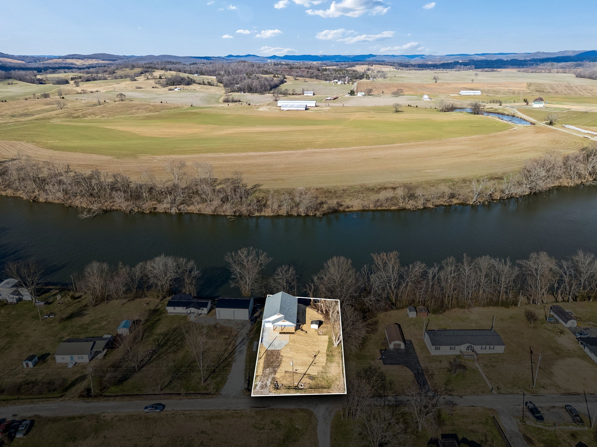 14 Dr James Fisher Cir