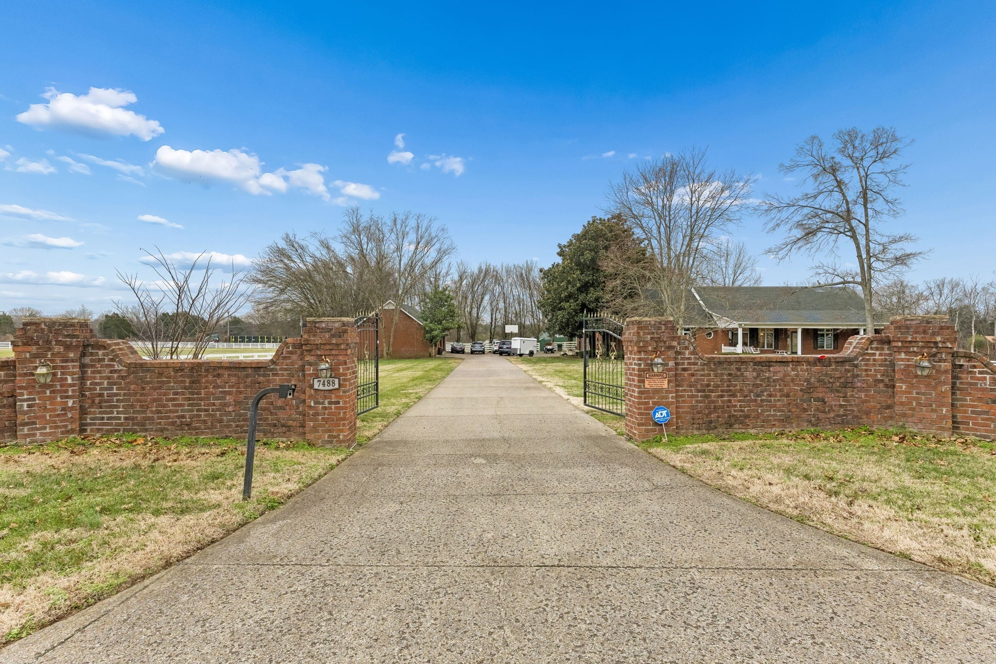 7488 Lowe Ln