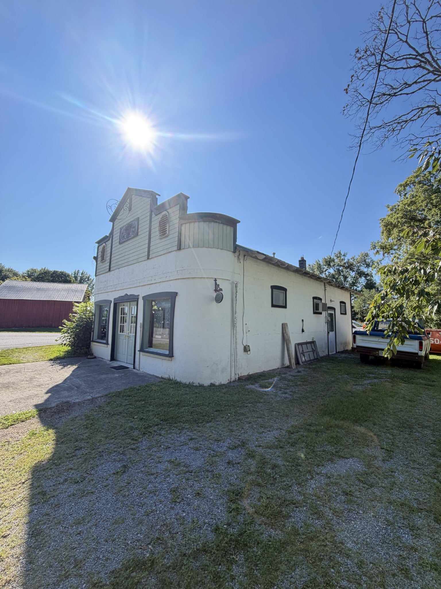 6962 Highway 25 E