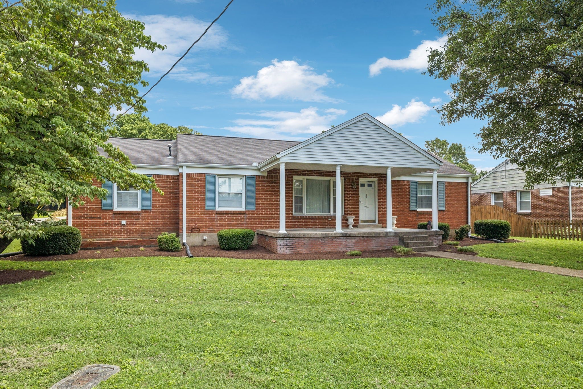 201 Avondale Dr