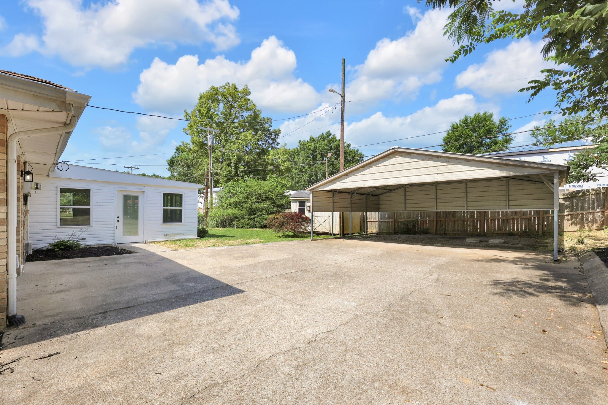 852 Glendale Dr