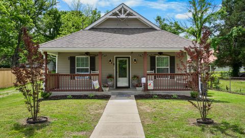914 Woodland St Clarksville TN 37040