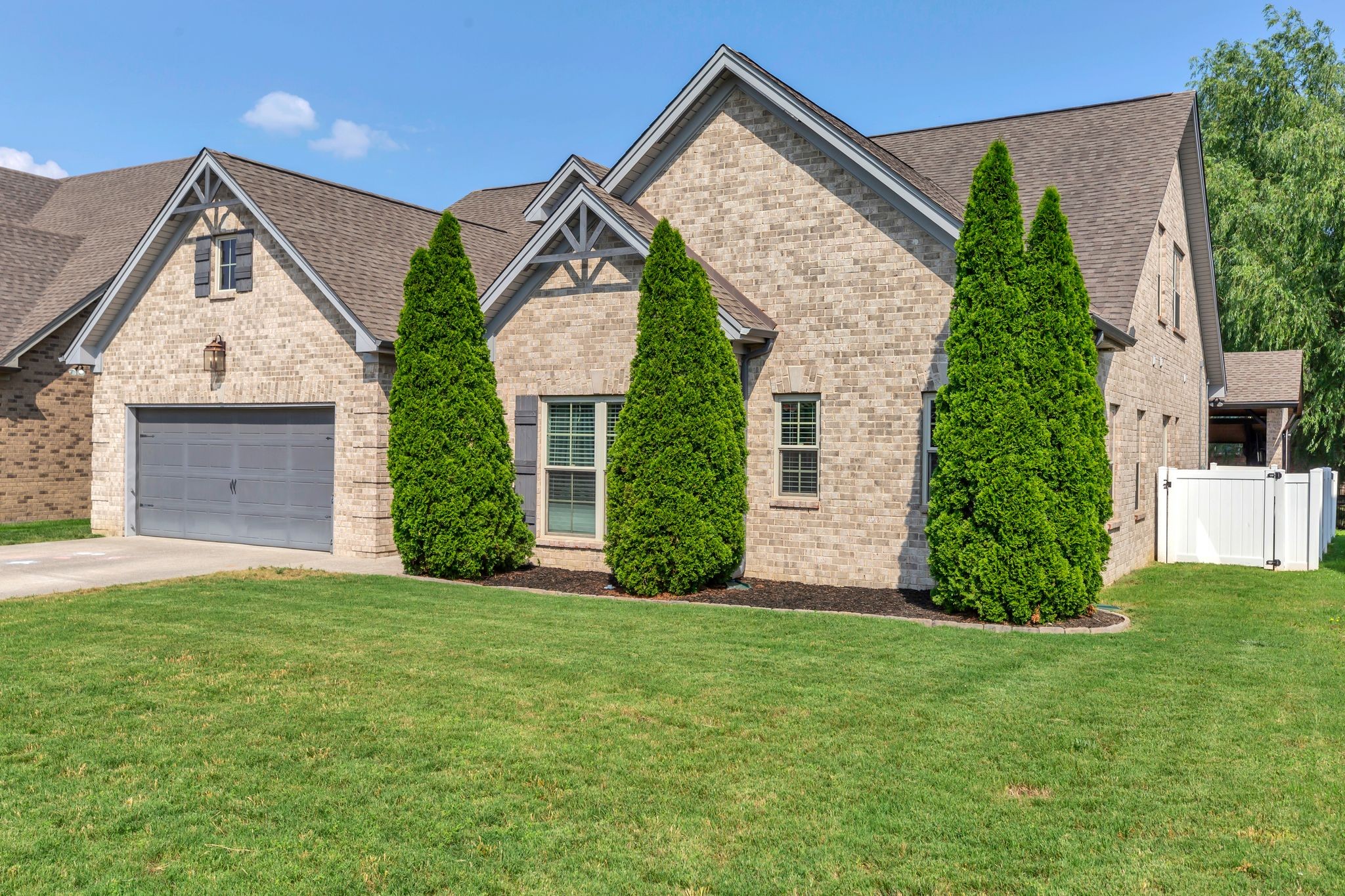 1240 Hensfield Dr