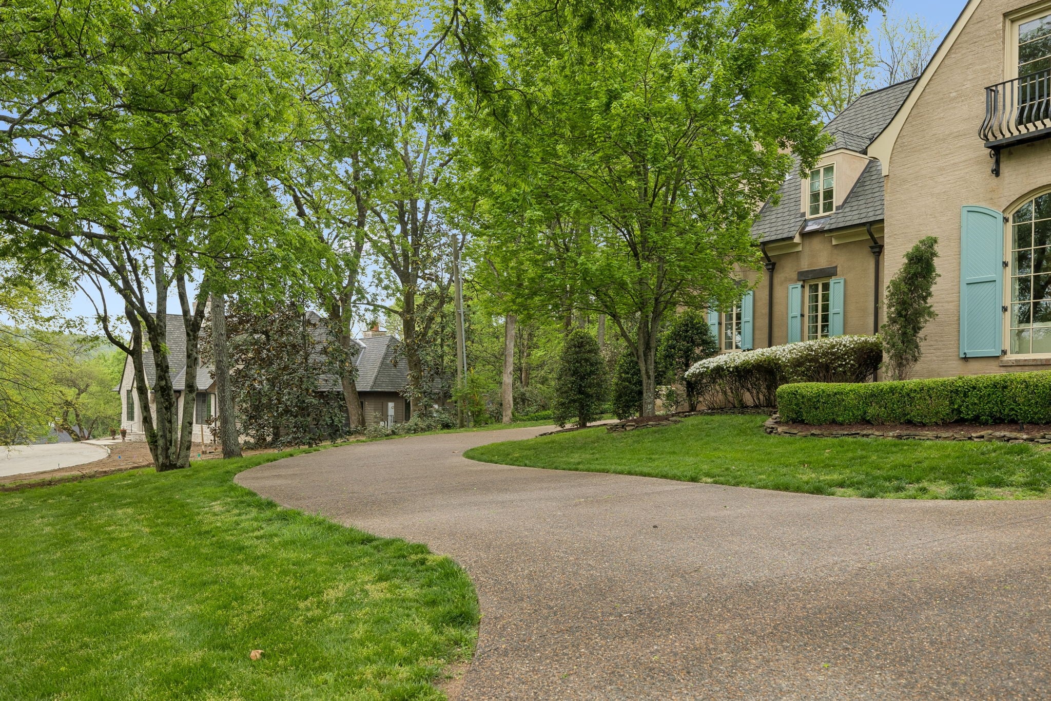 5-bed home for sale in Nashville, TN 37215, 2127 Chickering Ln 2127 Chickering Ln, Nashville TN 37215 5-bed home, photo 4 of 60