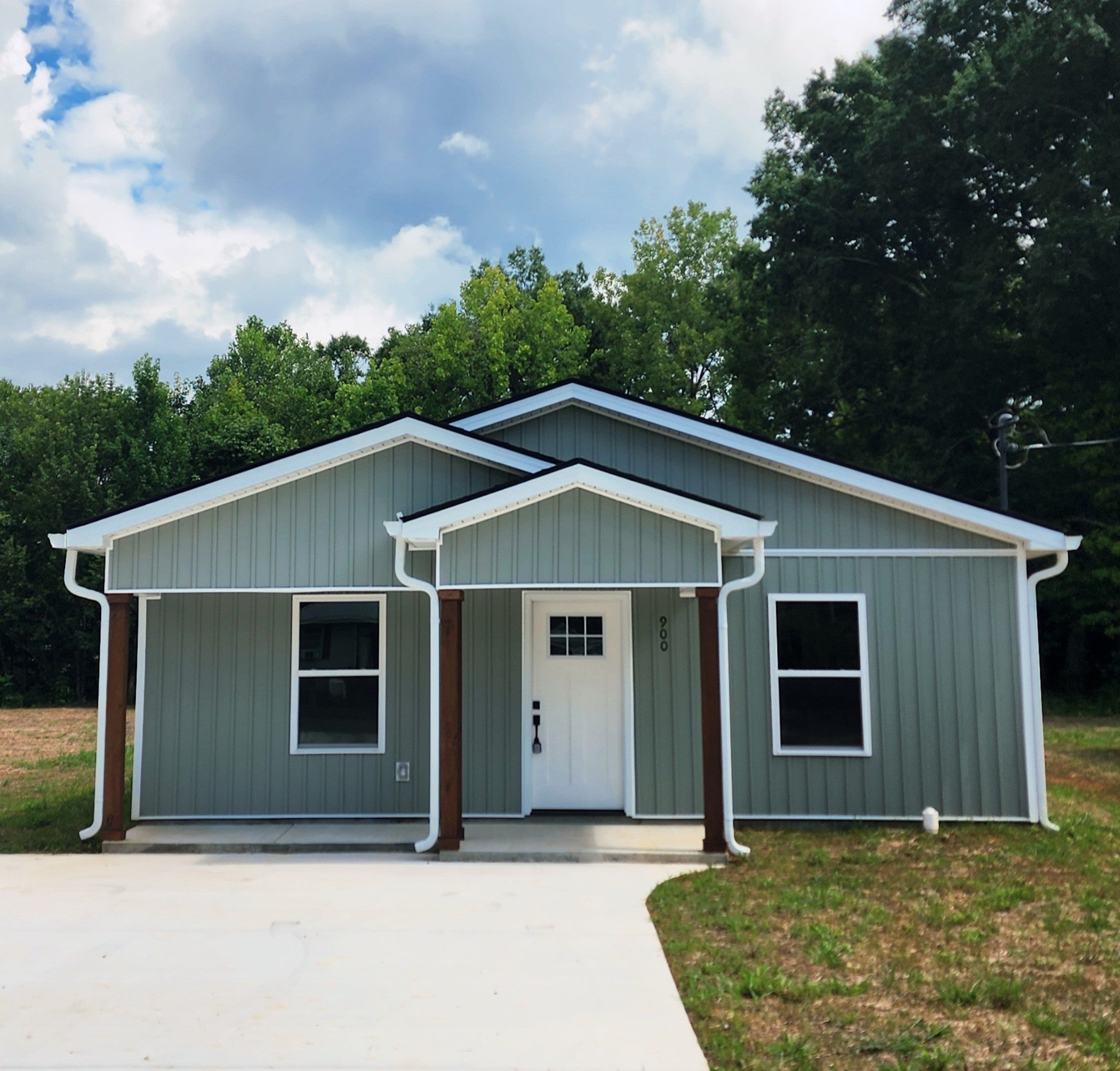 900 East Decherd Street
