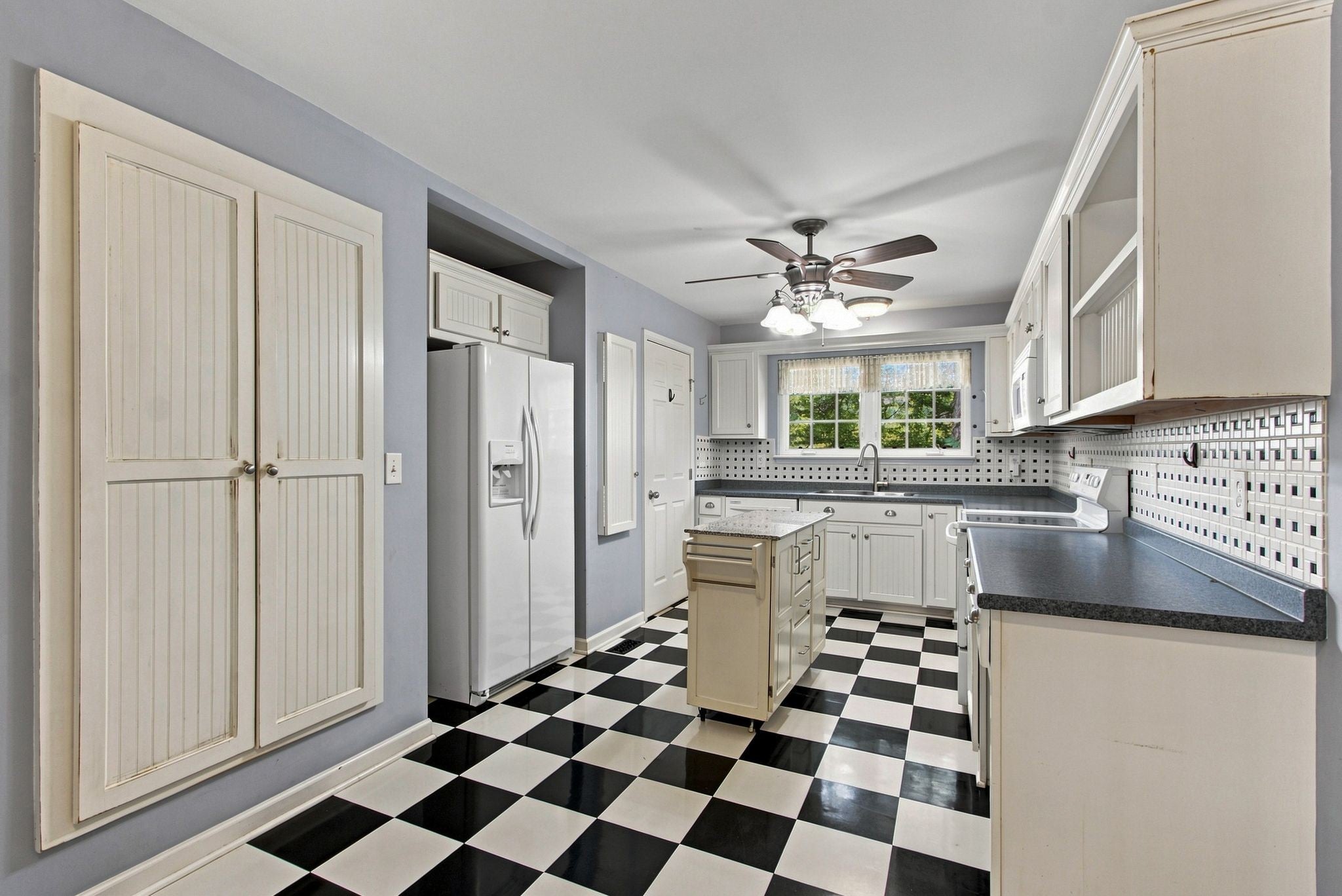 1501 Rebecca Dr