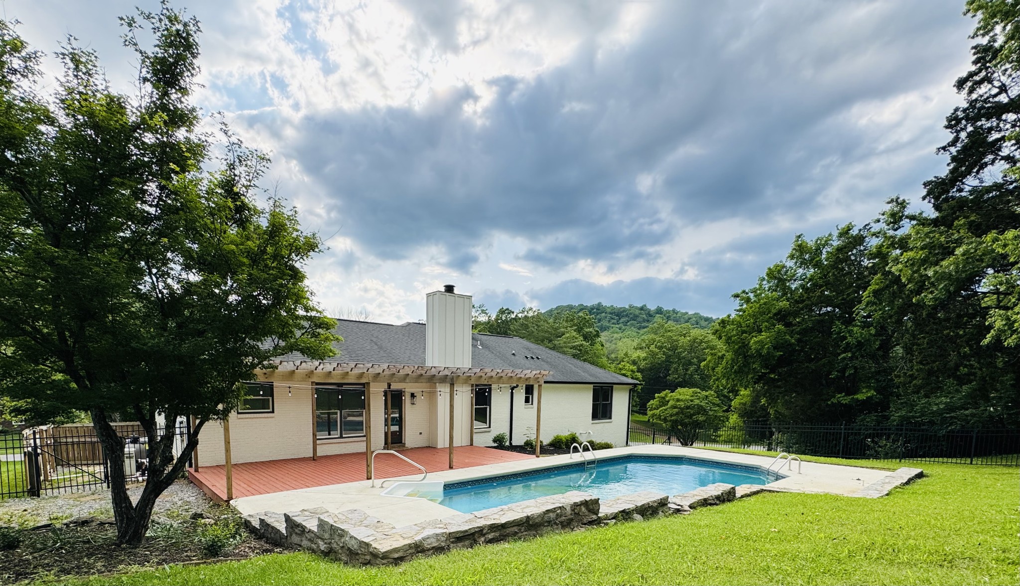 7012 Ellendale Dr