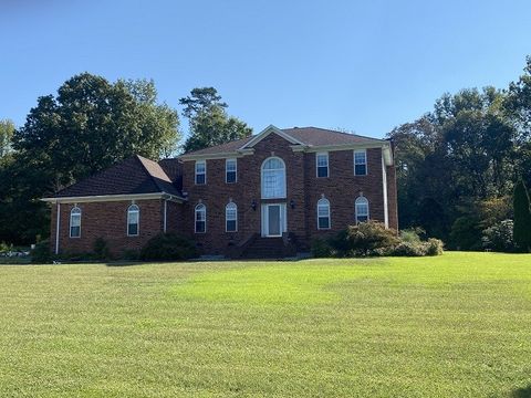 320 Eastern Shores Dr Lexington TN 38351