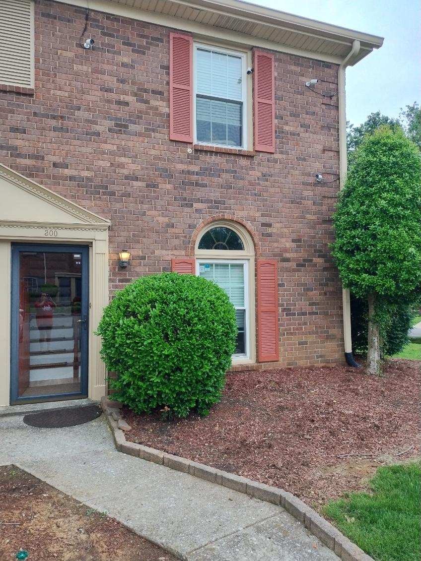 300 Lakebrink Dr
