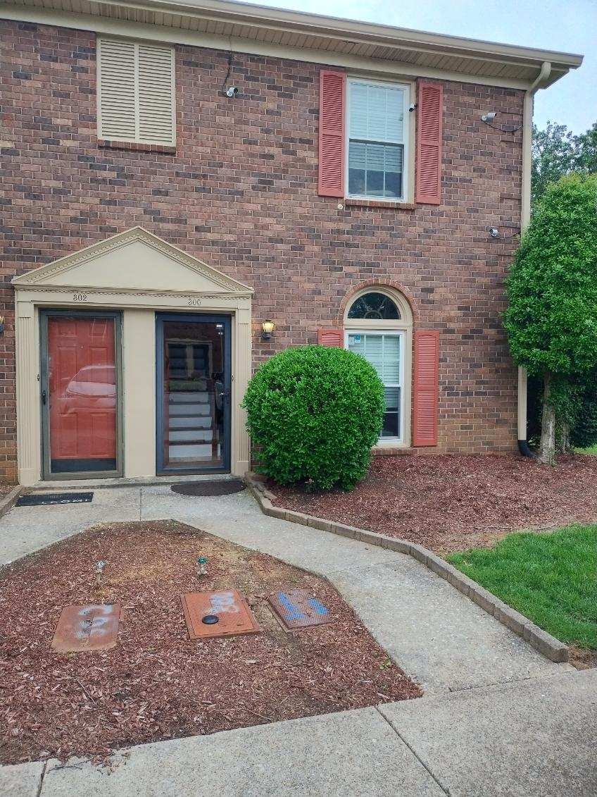 300 Lakebrink Dr