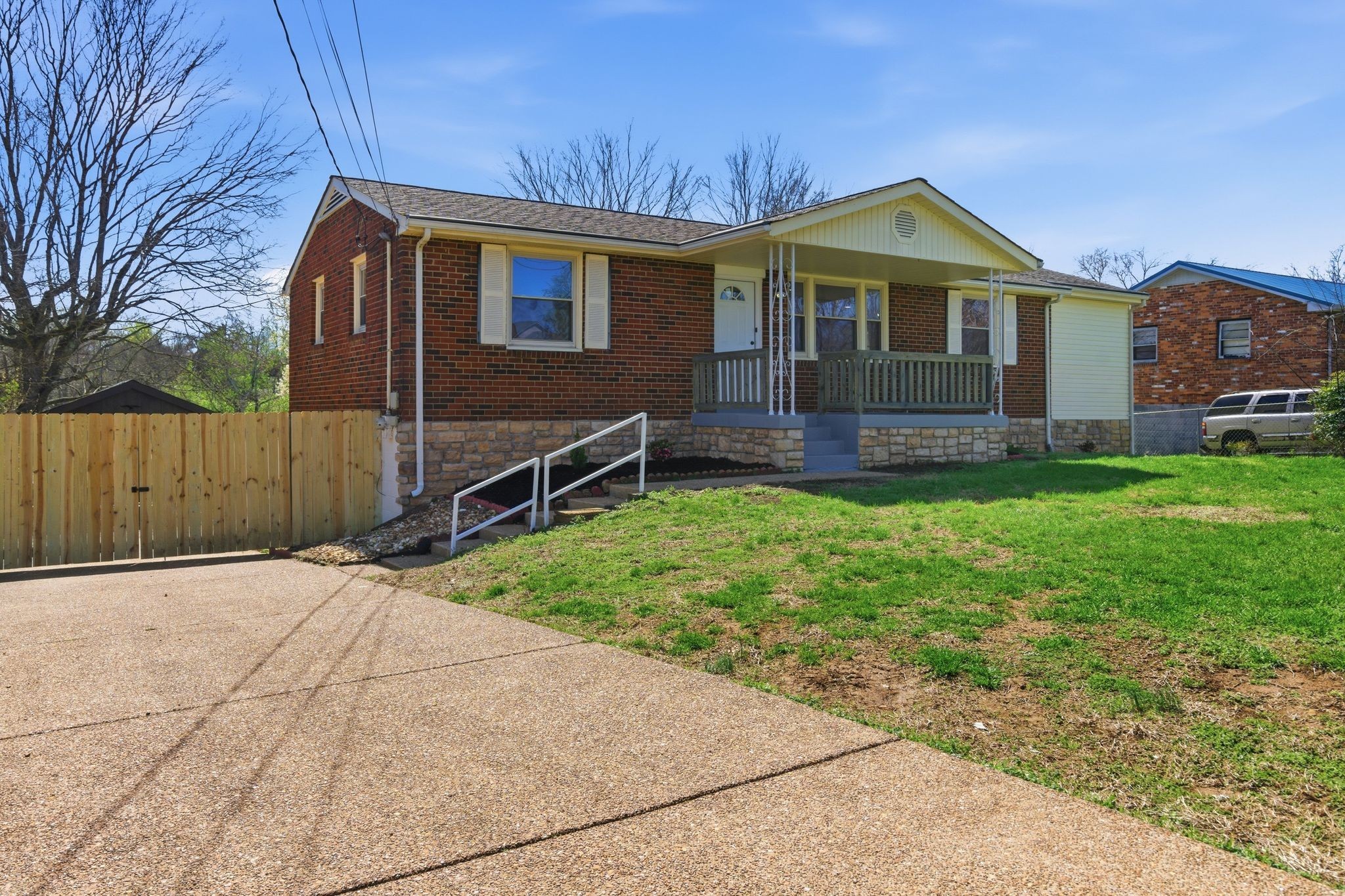 5015 Bonnahill Dr