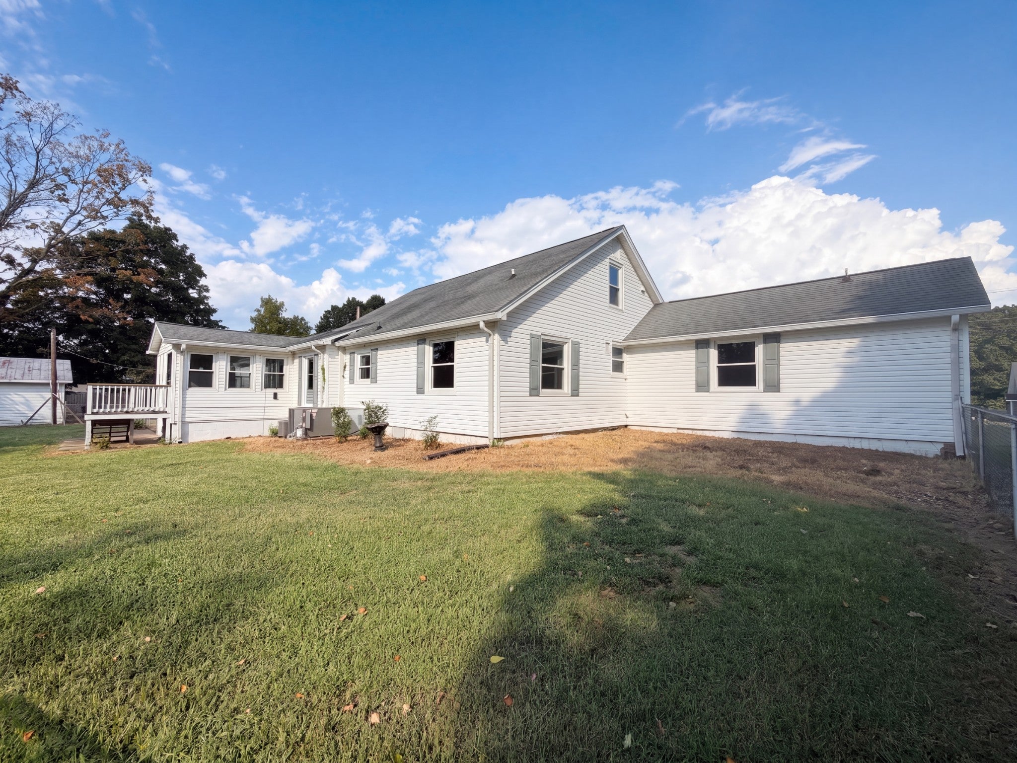 415 Hawkins Rd