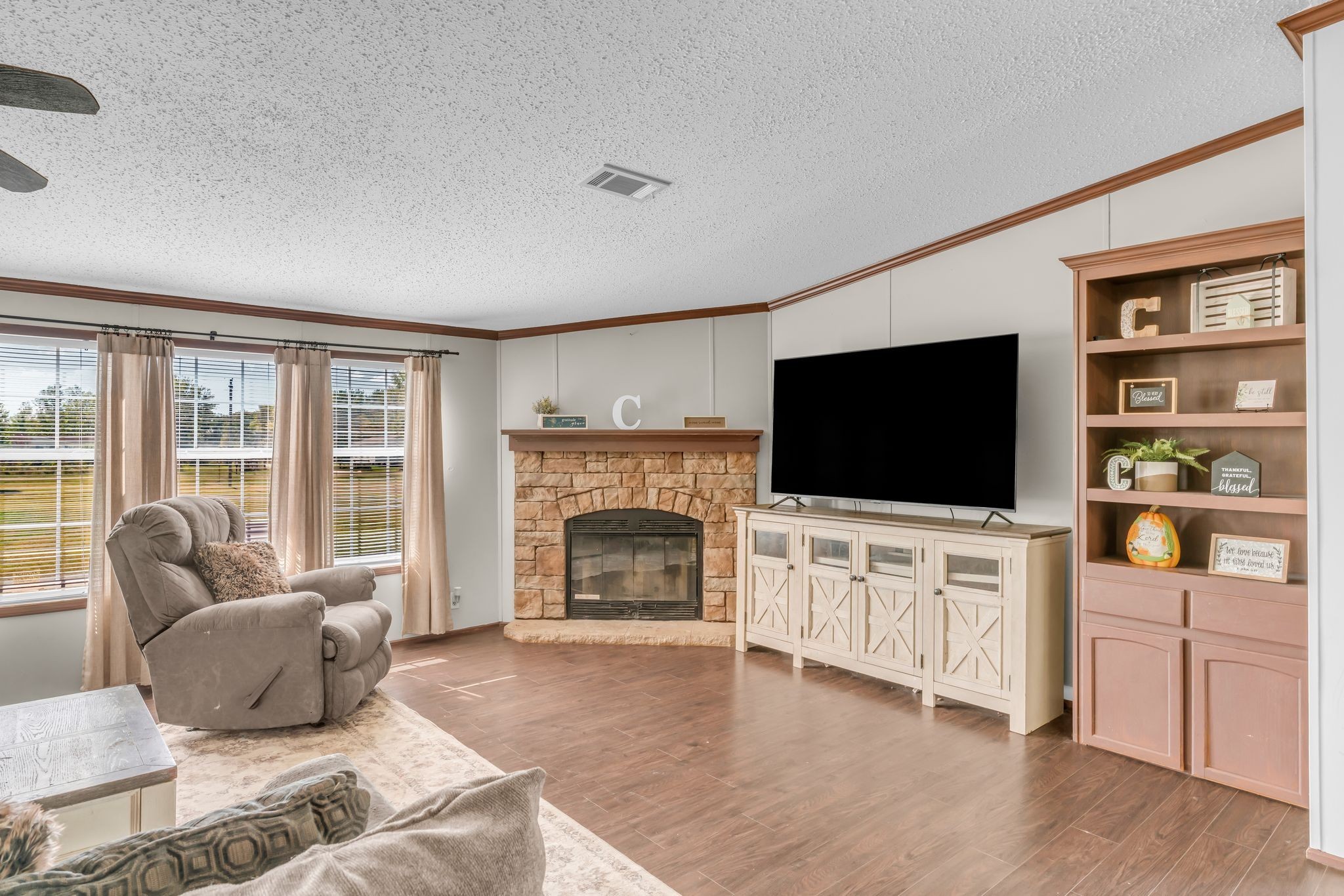 2309 W Mount Vernon Rd