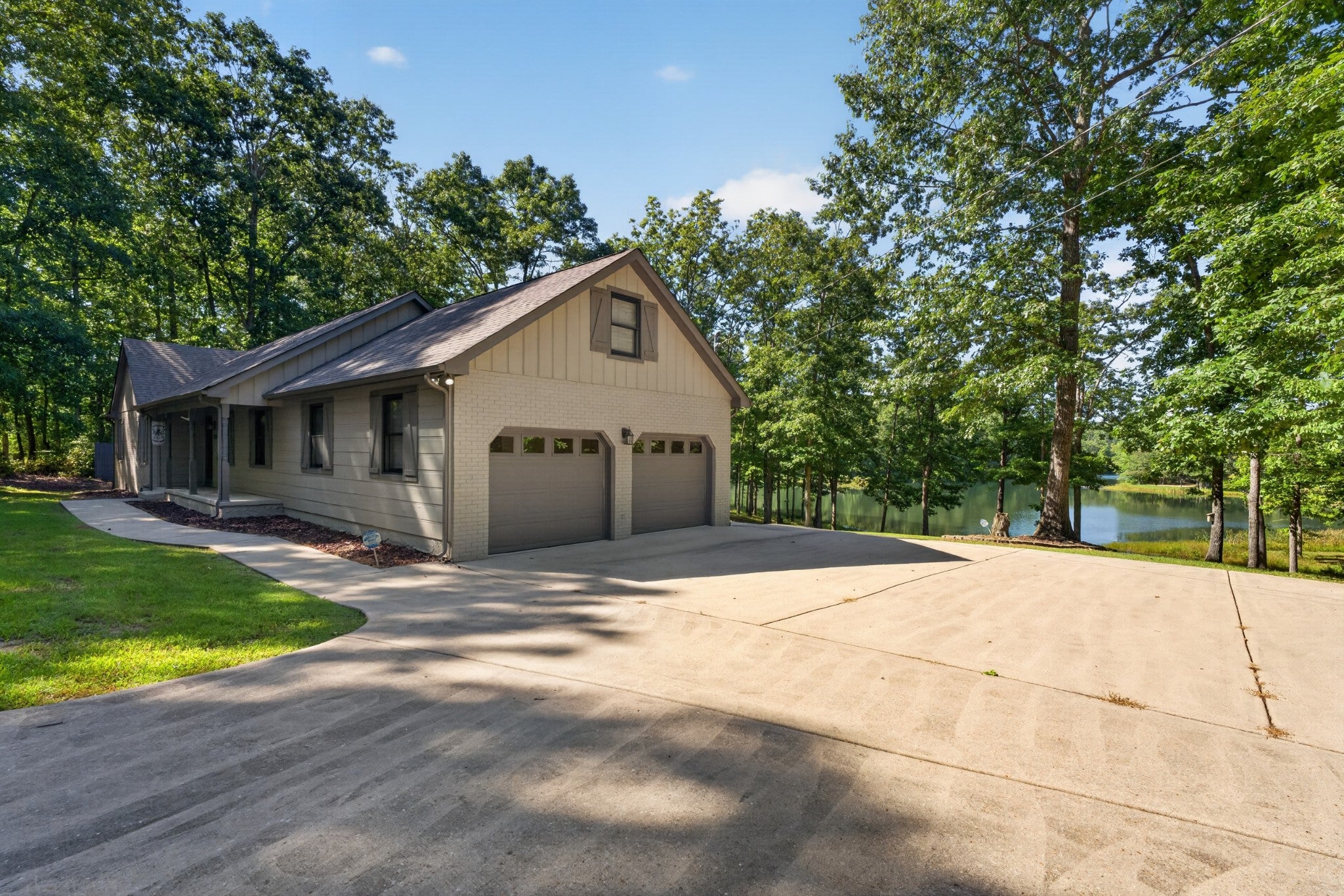 107 Chickory Ln