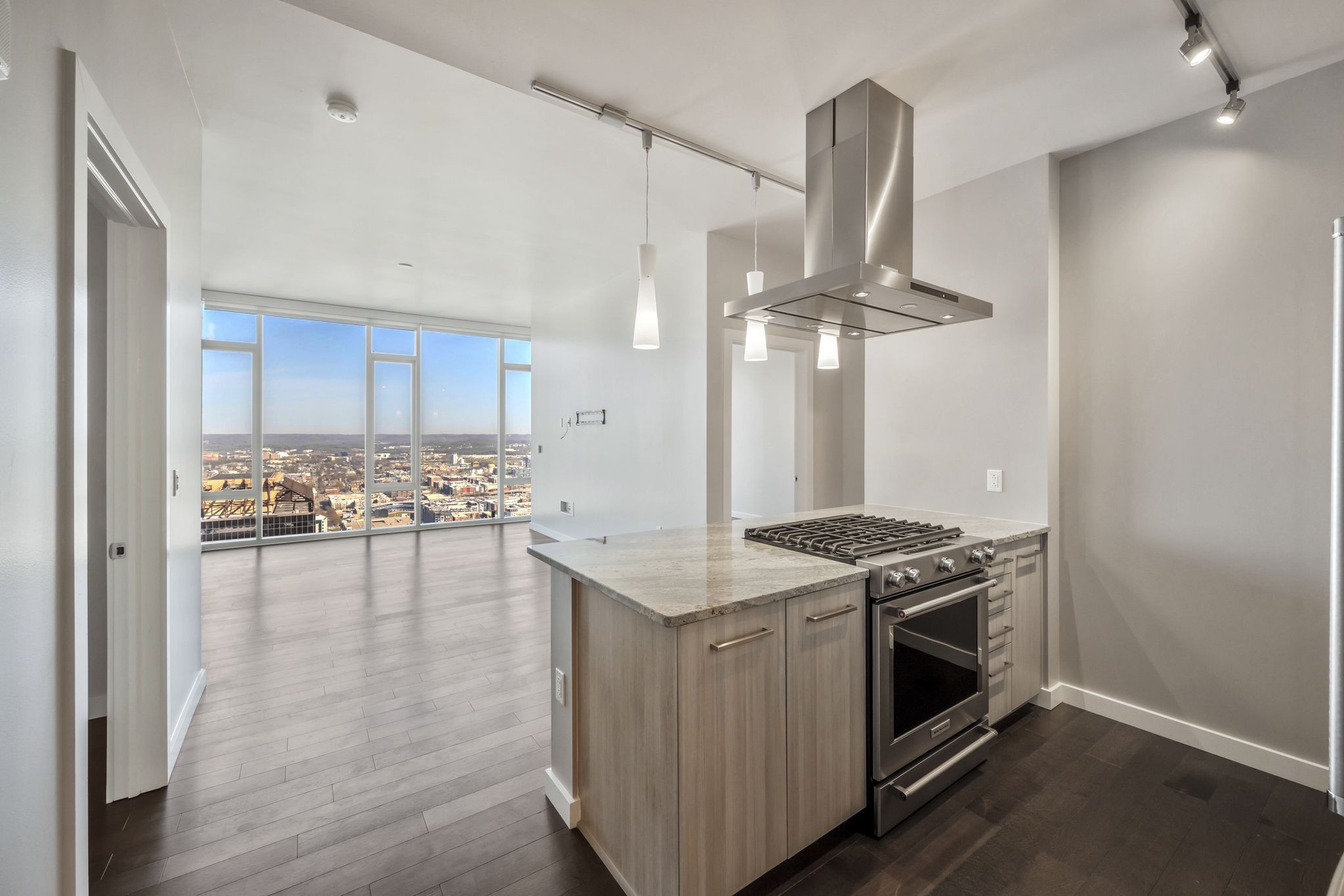 Nashville, Tennessee 37219, United States, 2 Bedrooms Bedrooms, ,2 BathroomsBathrooms,Residential,Active,123983