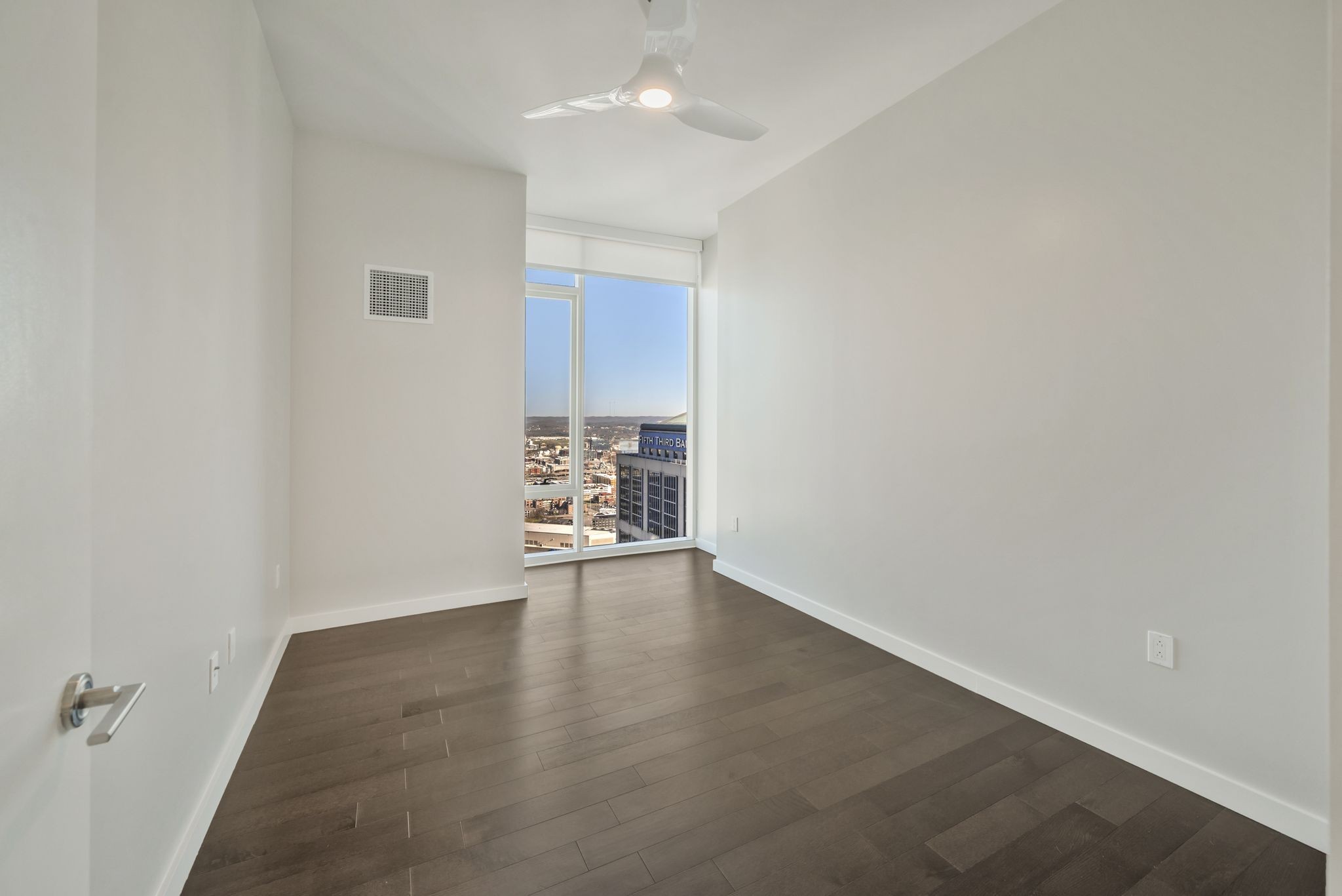 Nashville, Tennessee 37219, United States, 2 Bedrooms Bedrooms, ,2 BathroomsBathrooms,Residential,Active,123983