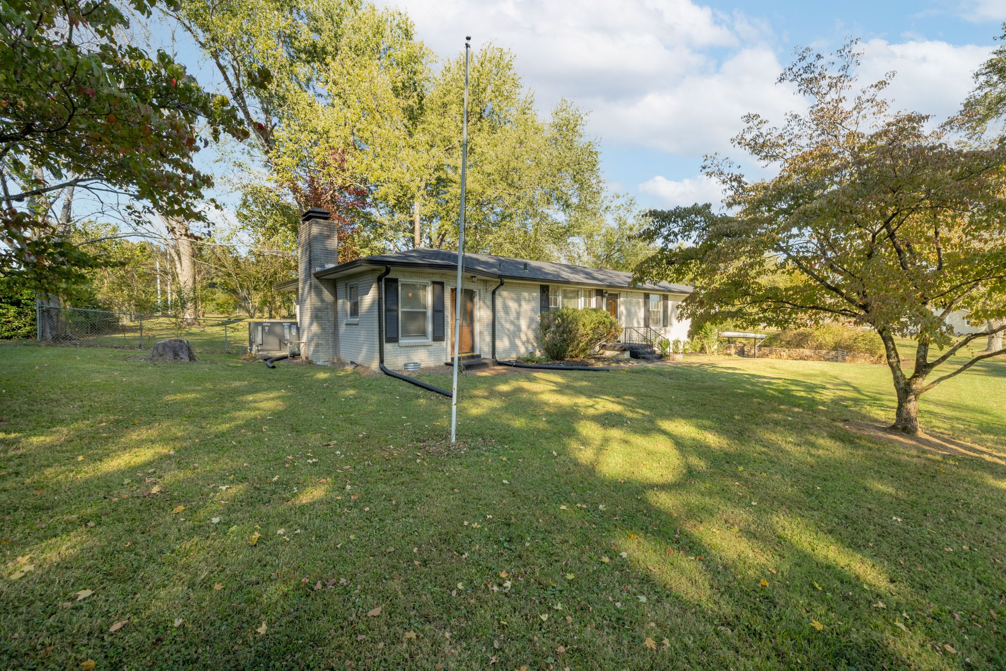 1015 Lockertsville Rd