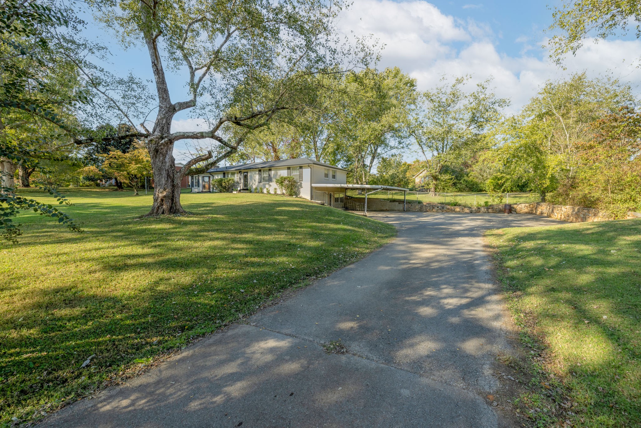 1015 Lockertsville Rd