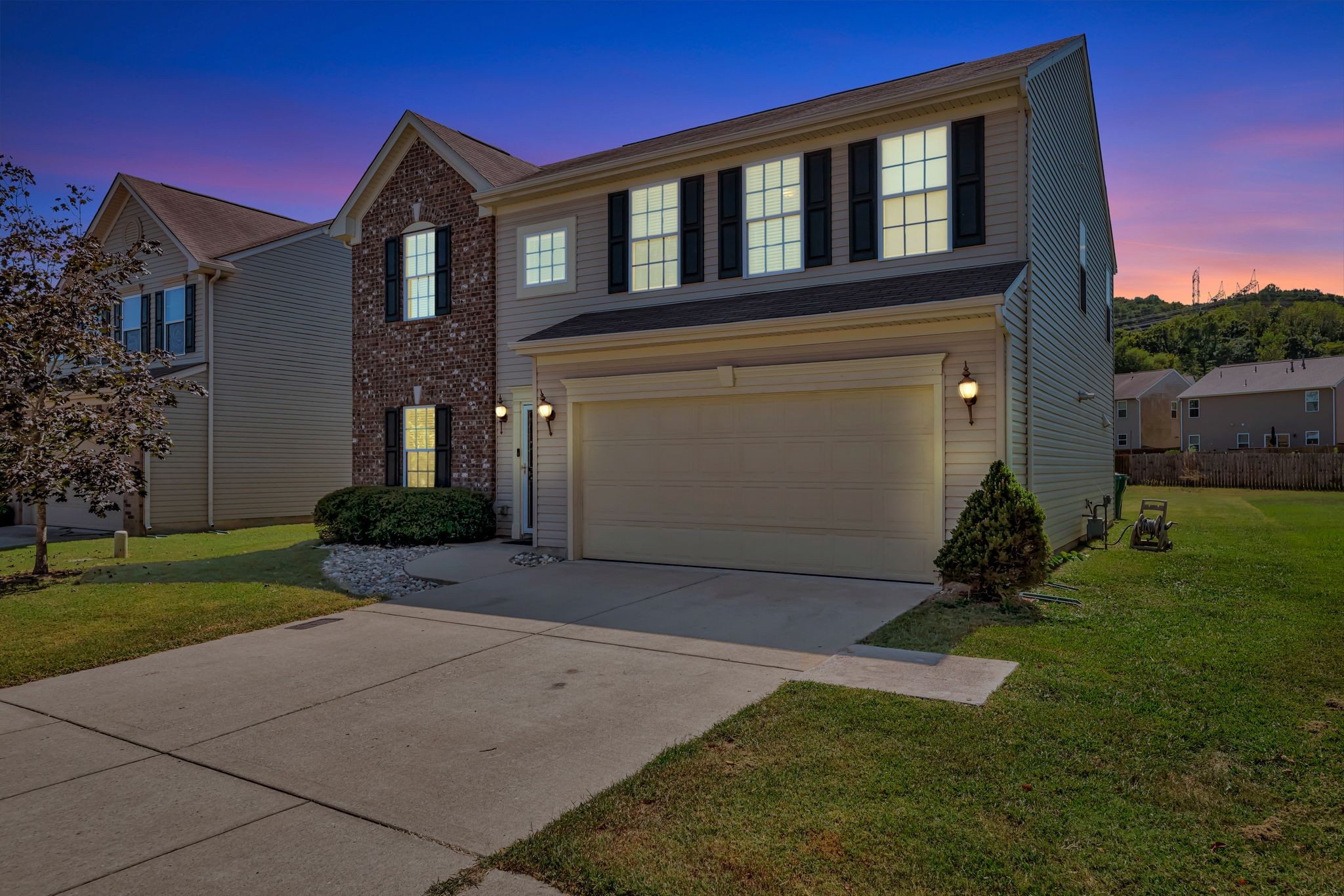 1245 Scarcroft Ln