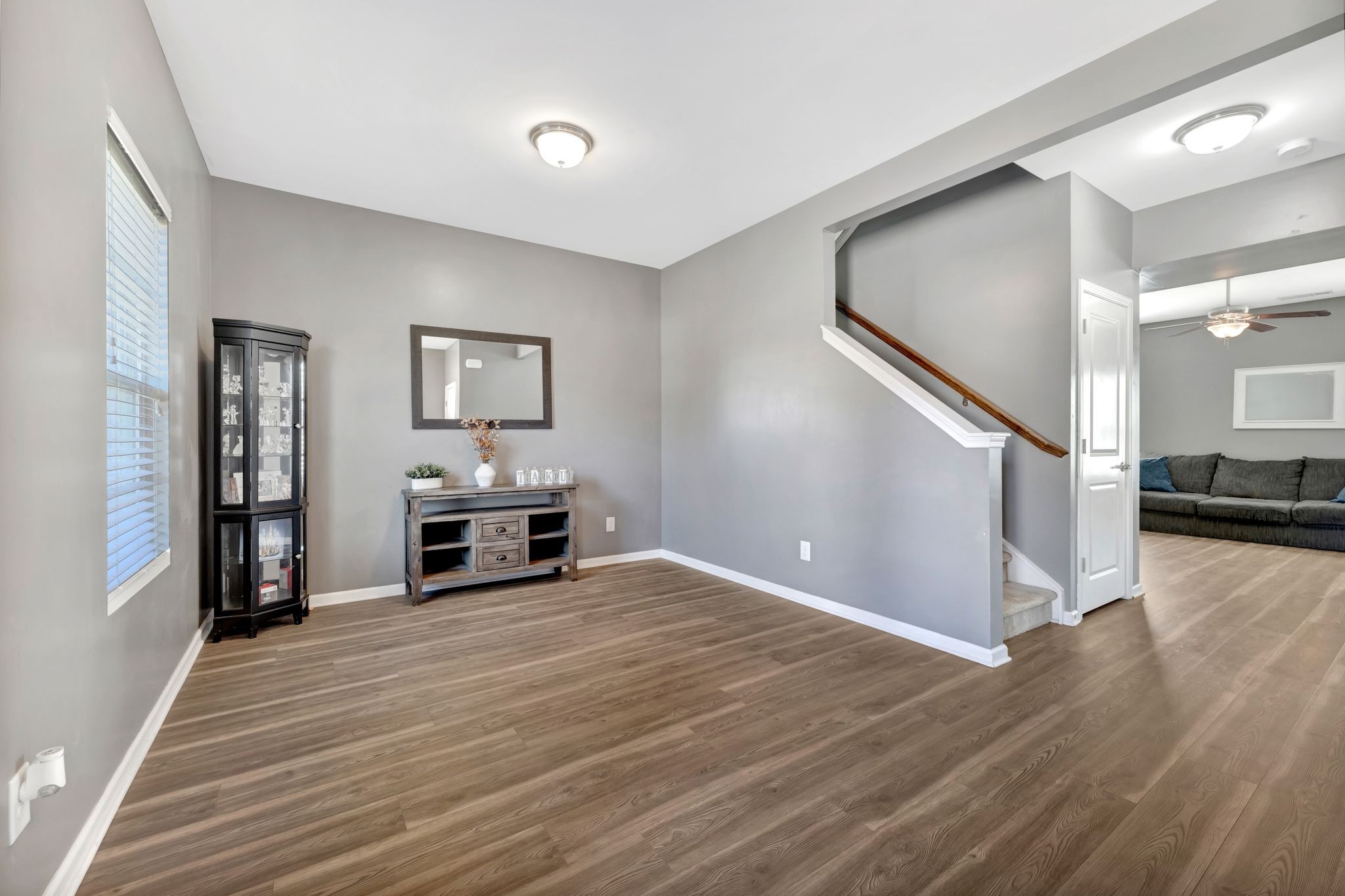 1245 Scarcroft Ln