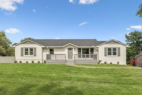 110 S Laurel Cir Columbia TN 38401