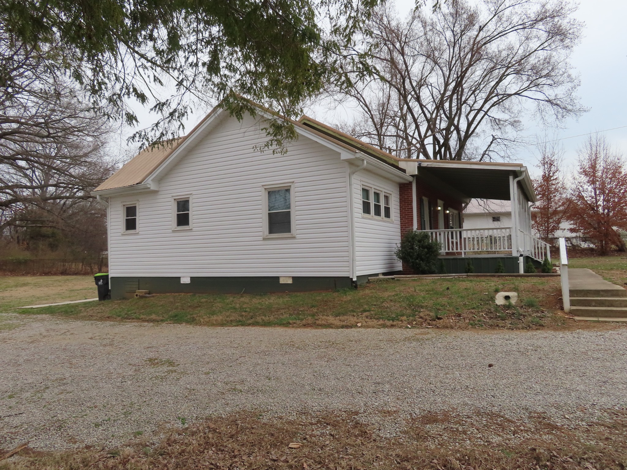 1280 Thompsonville Ln