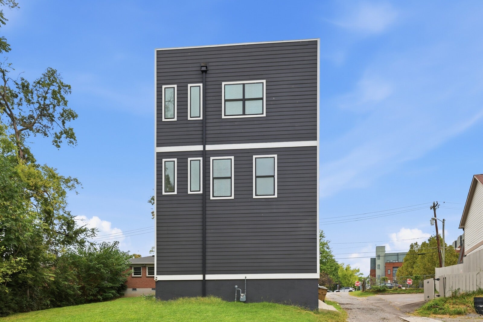 1813B Hermosa St