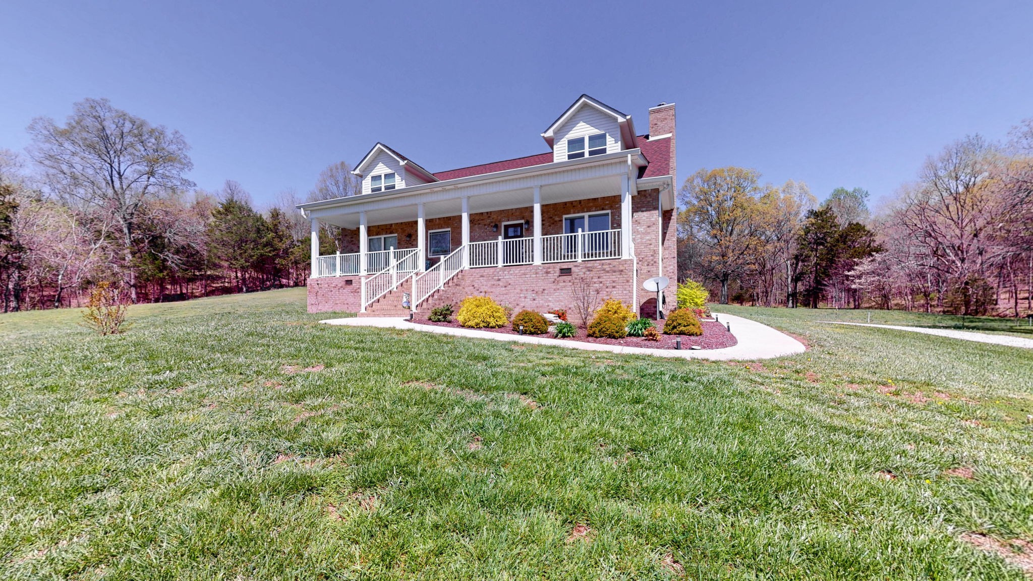 54 Thomas Rd