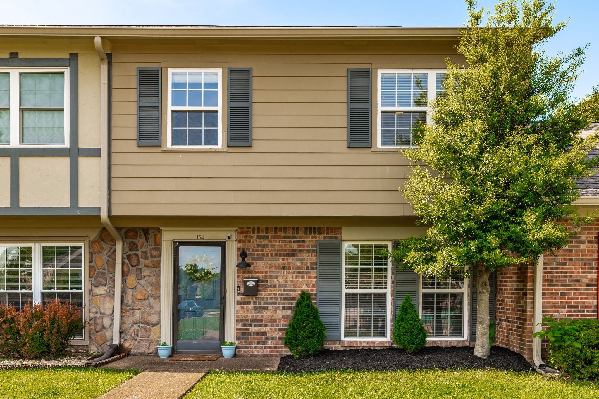 5600 Country Dr 164