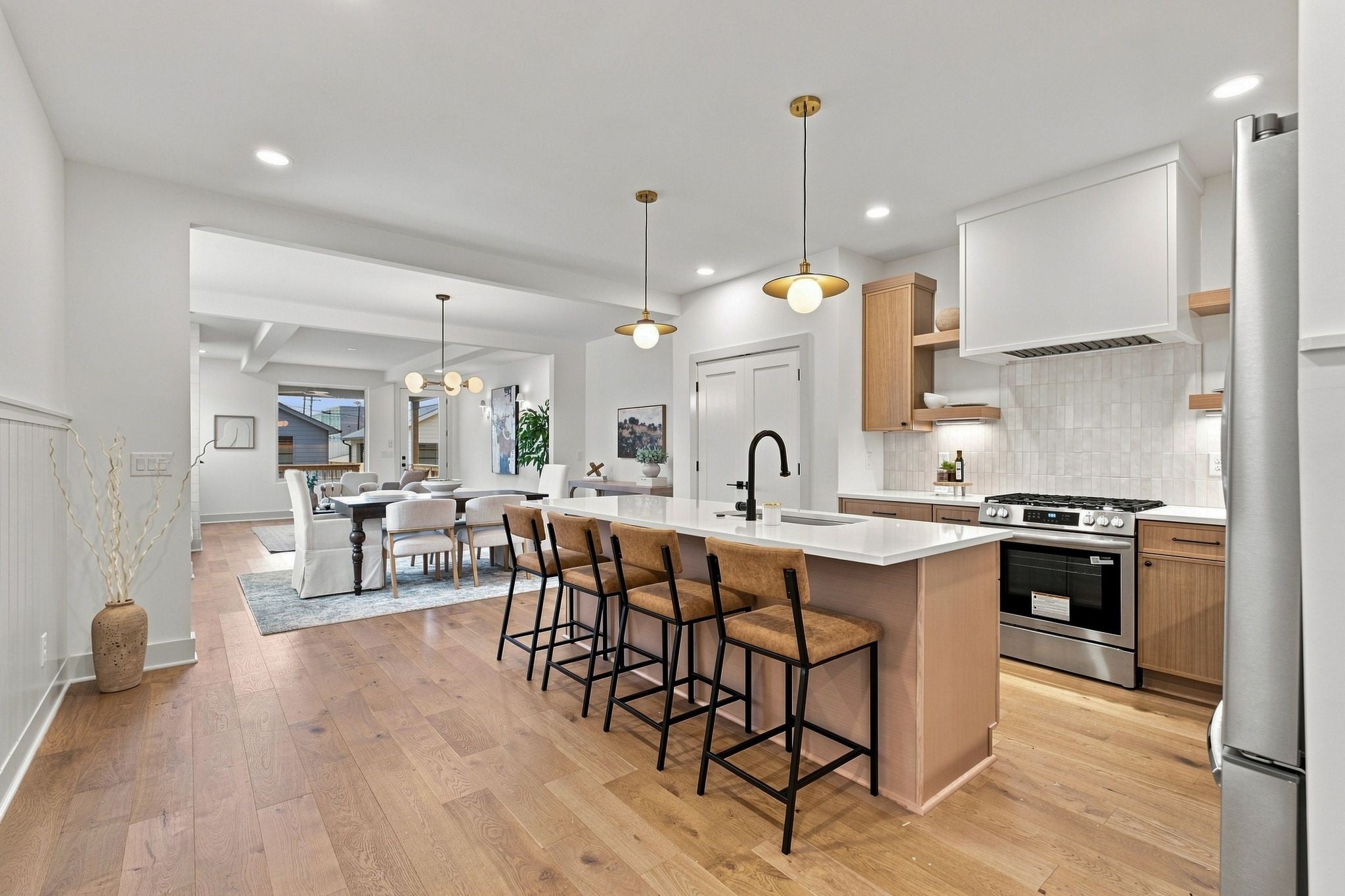 2915A Davis Ave