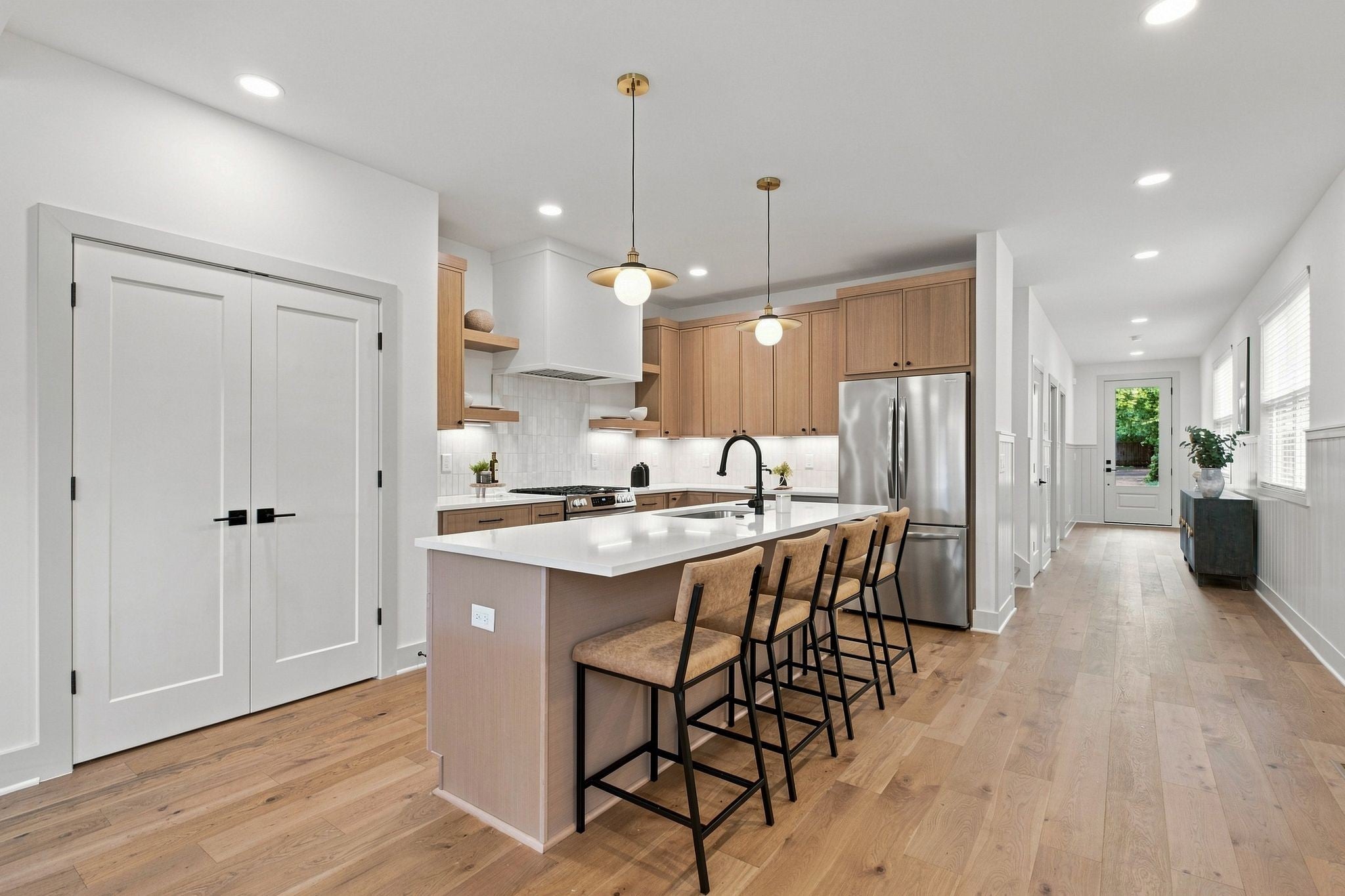 2915A Davis Ave