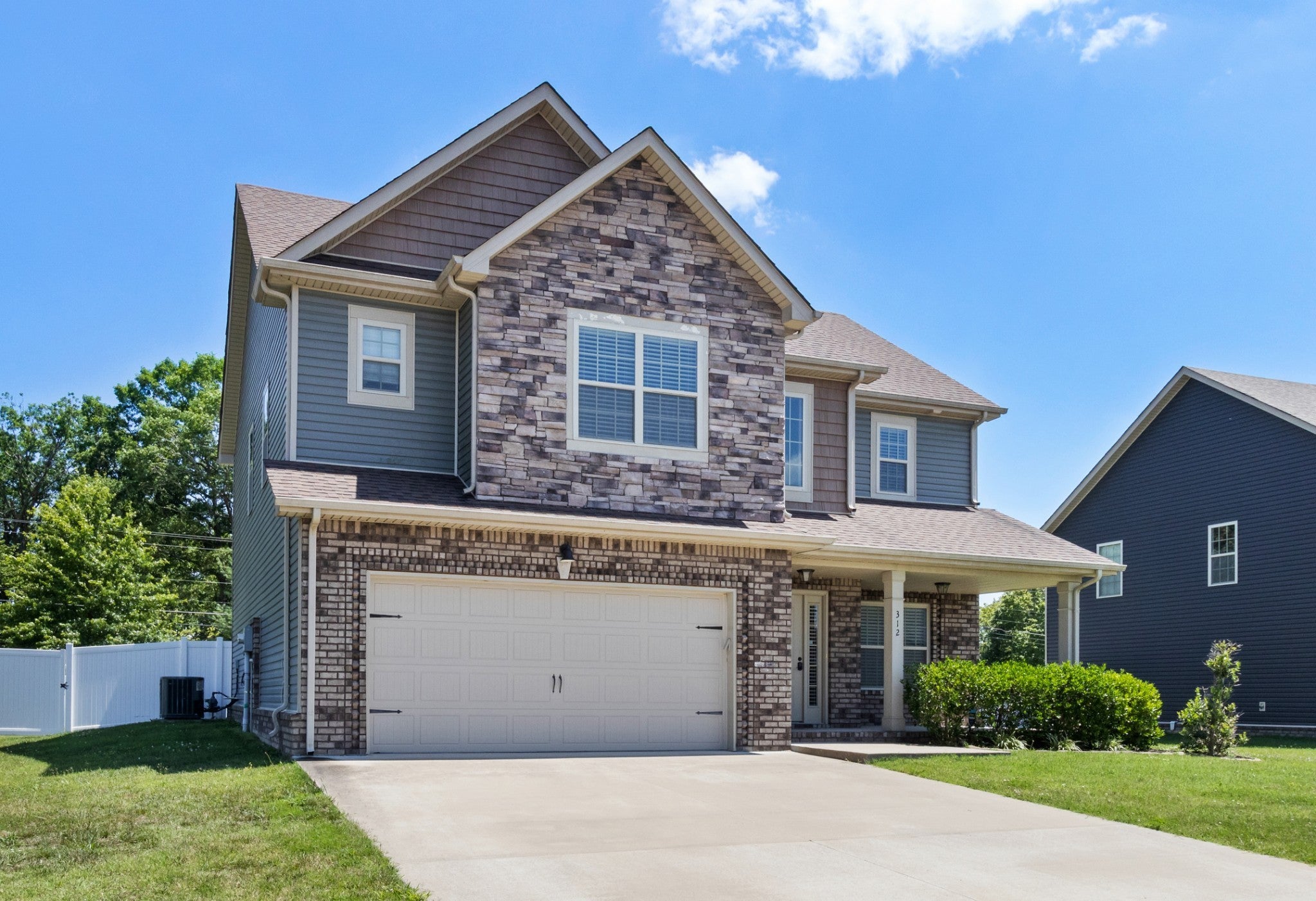 312 Rye Dr