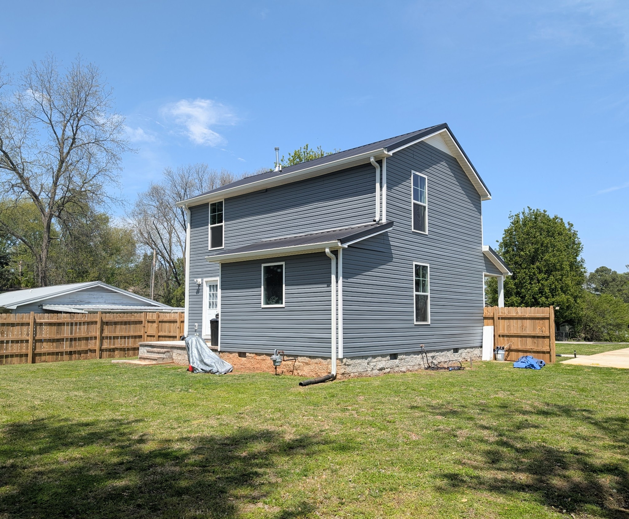 203 5th Ave N