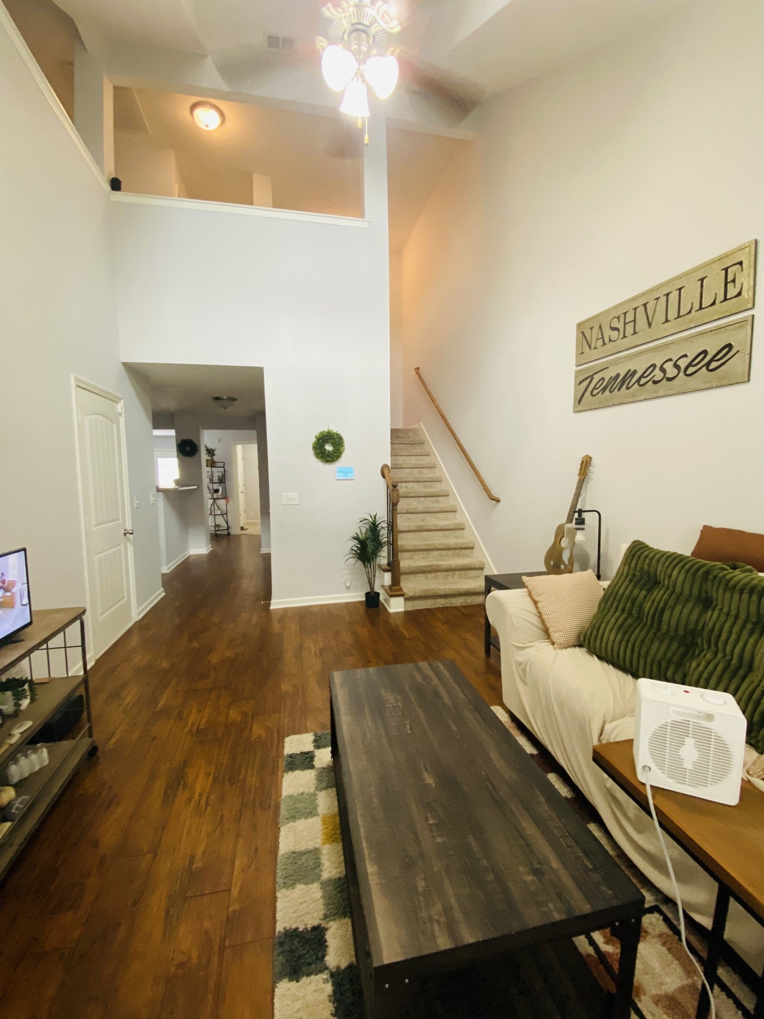 909 Granville Dr