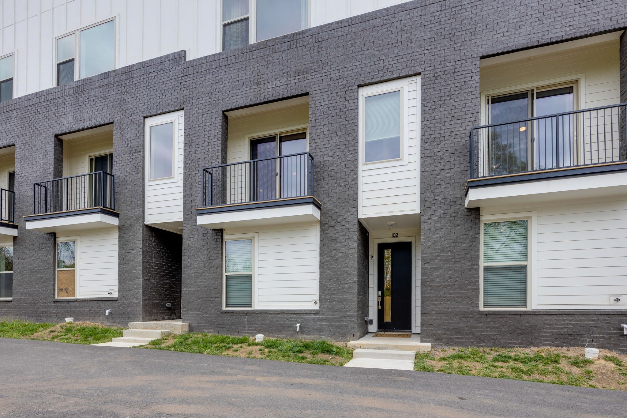 2719 Alameda St 102