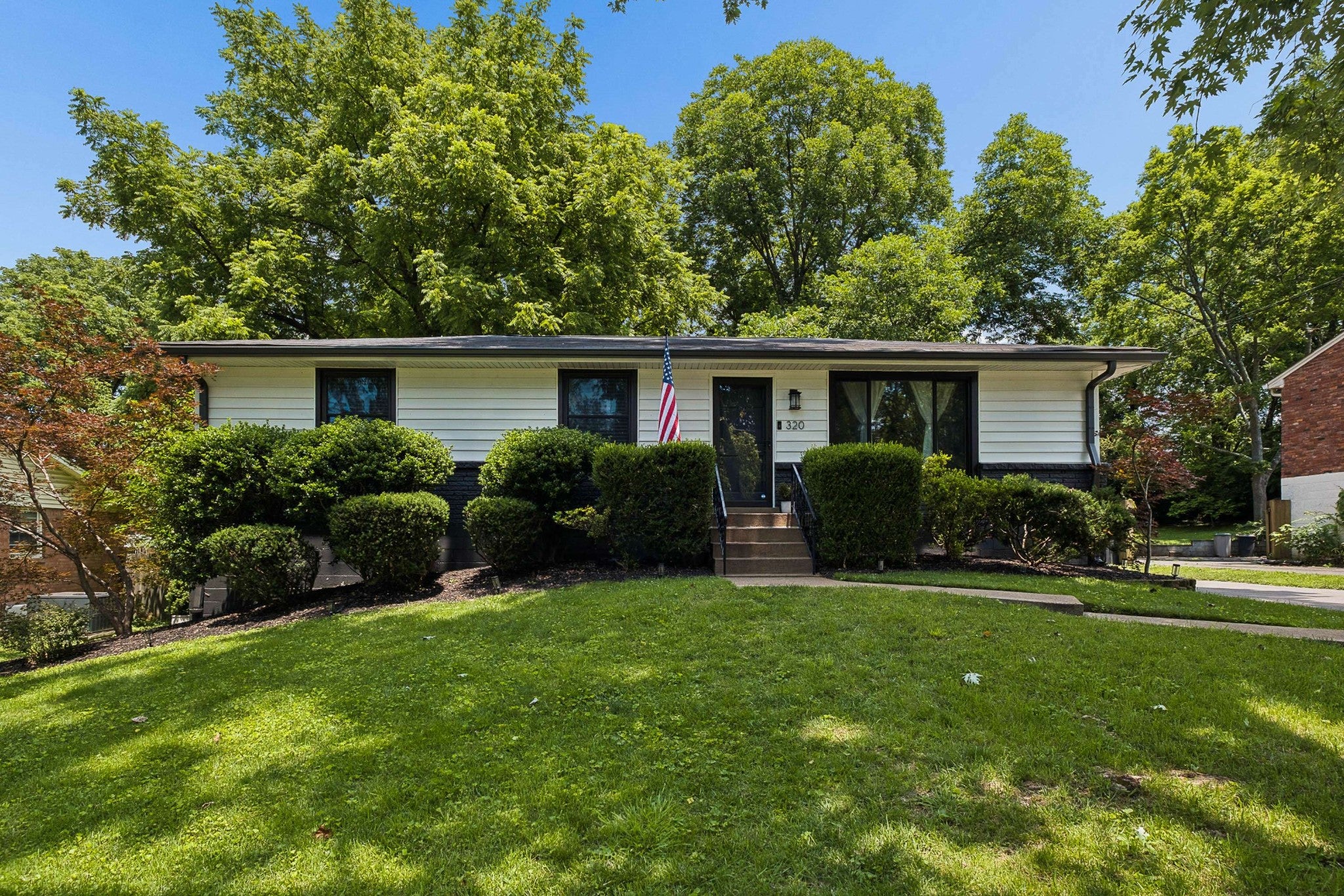 4-bed listing at 320 Garrett Dr, Nashville