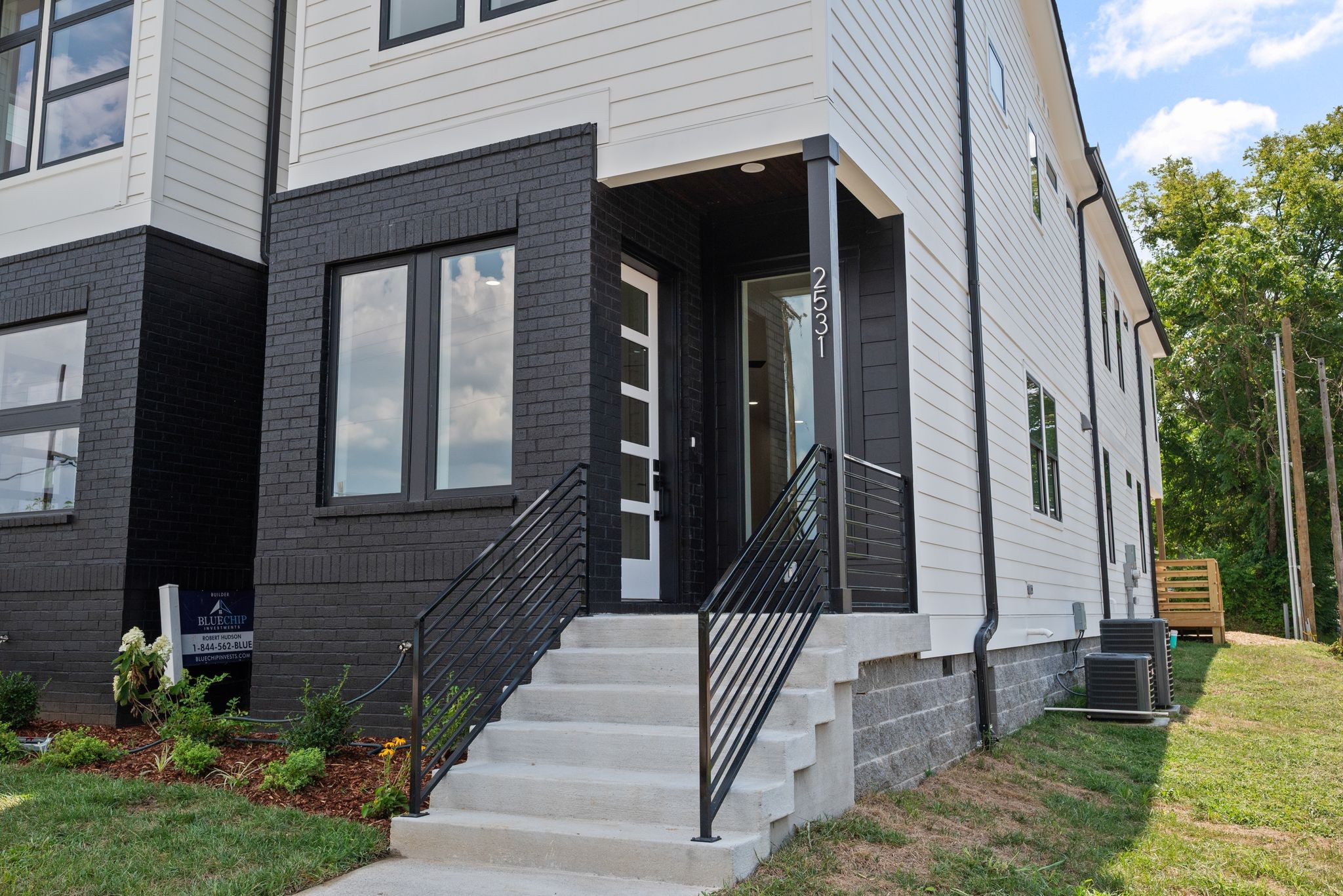 2531 W Heiman St